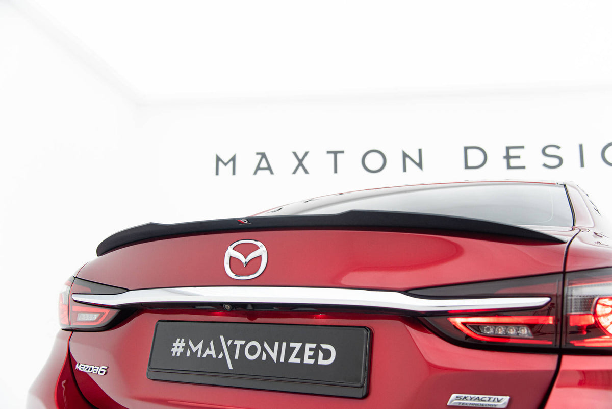 Bak splitter med vertikale stenger for Mazda 6 Sedan MK3 Facelift, sett bakfra