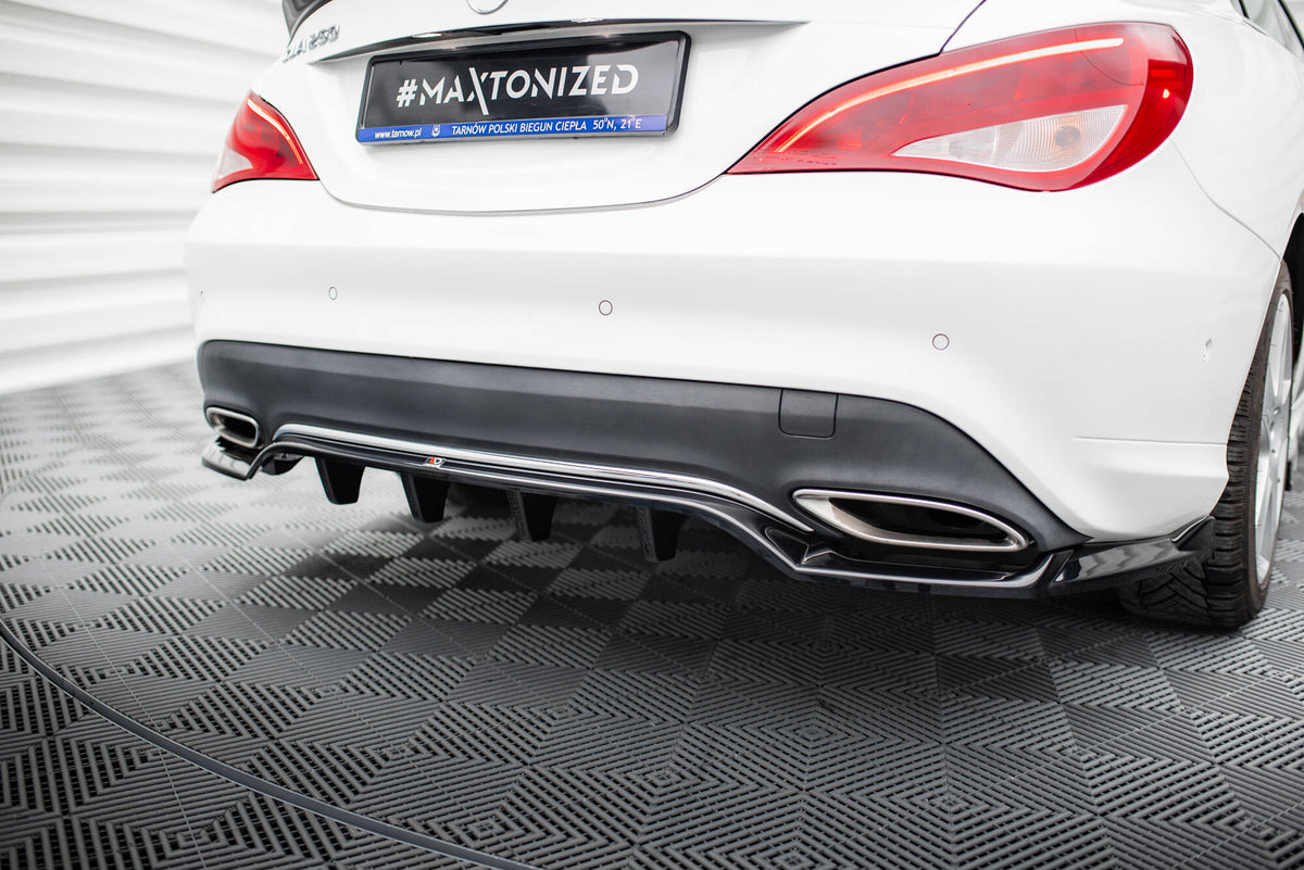 Sideskjørt diffuser fra Maxton Design på Mercedes CLA C117 Facelift i nærbilde