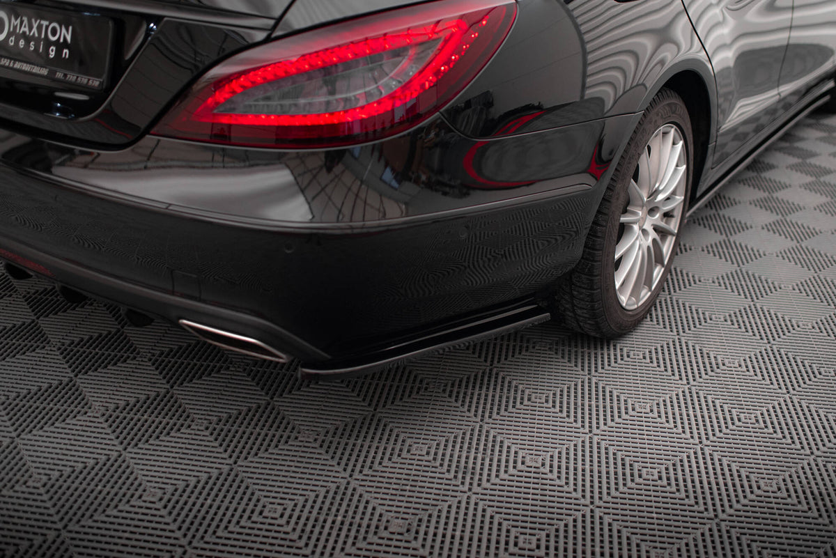 Front splitter montert på Mercedes CLS C218 Facelift i sort finish