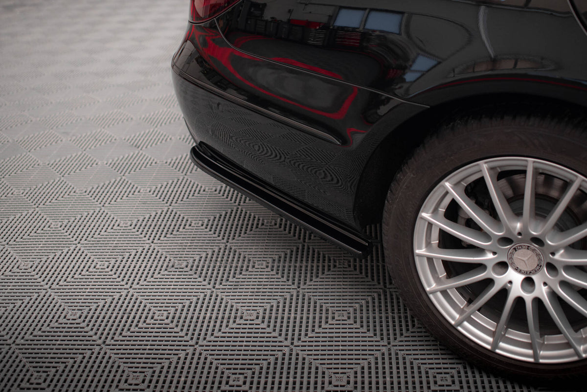 Sideskjørt diffuser i nærbilde på Mercedes CLS C218 Facelift