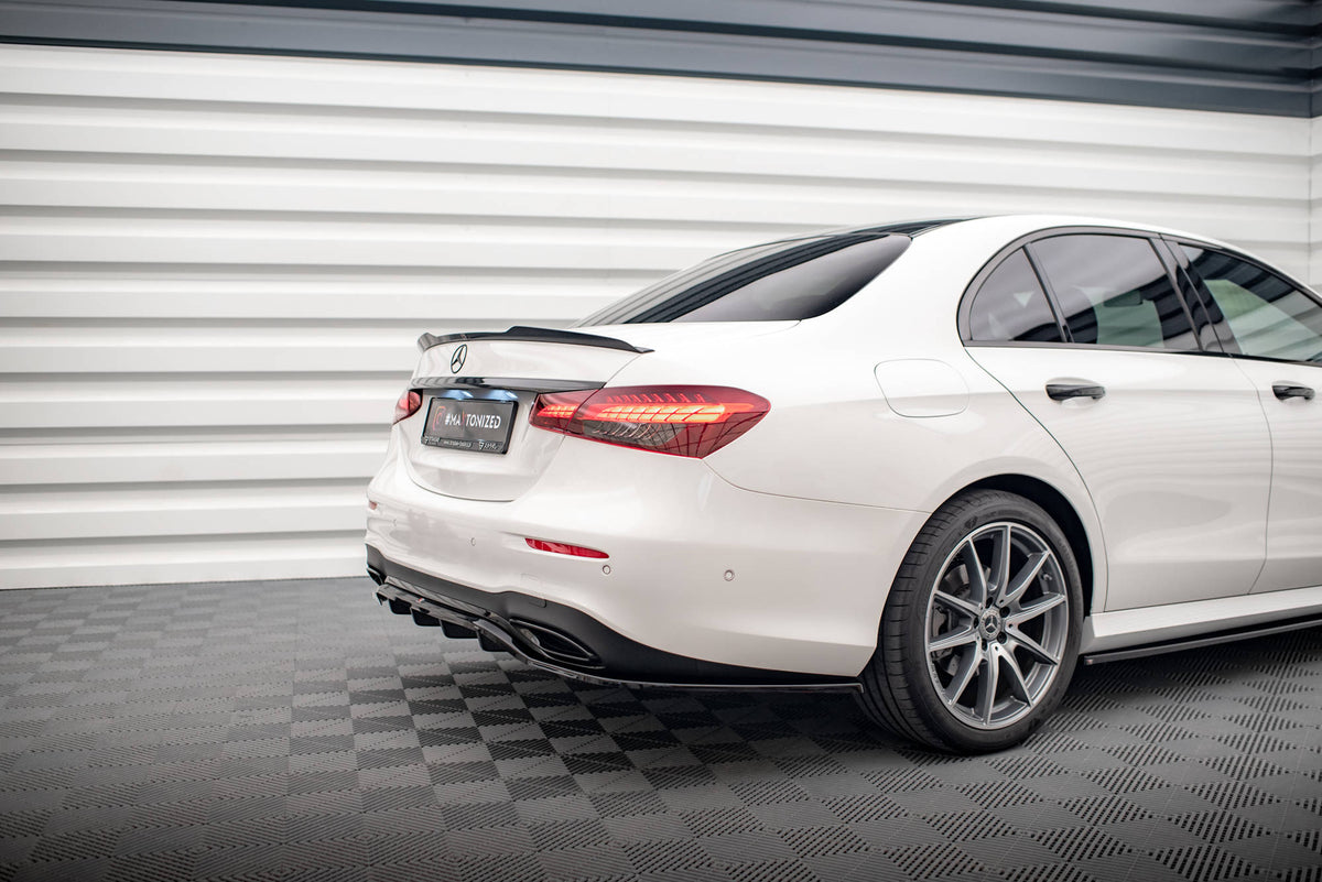 Splittersett Mercedes W213 Facelift AMG-Line AMG, sort finish nærbilde av produktet