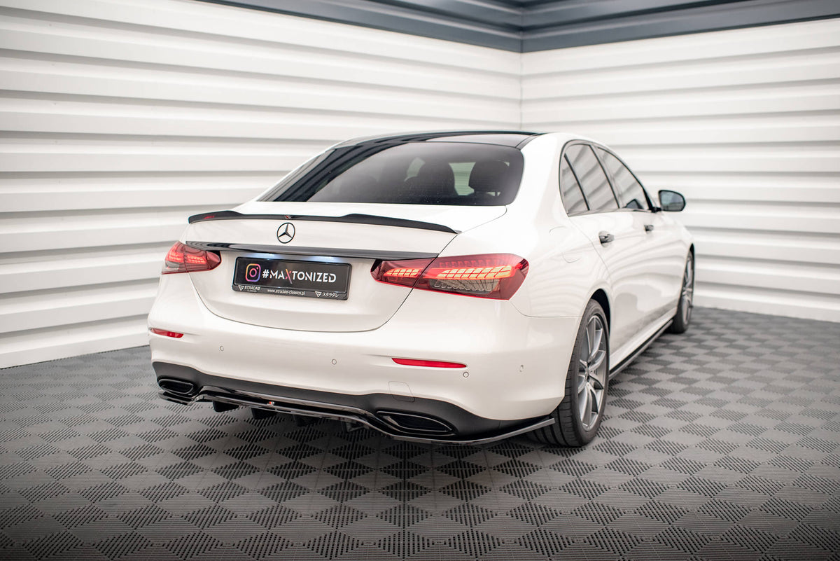 Splittersett Mercedes W213 Facelift AMG-Line AMG, sett fra siden med detaljer synlig
