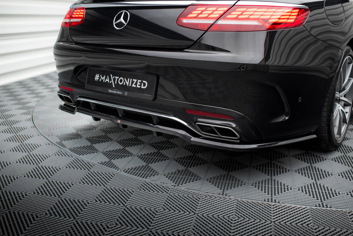 Mercedes S Coupe C217 Facelift med splittersett sett forfra i vinkel