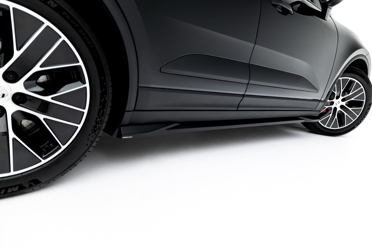 Komplett splittersett til Porsche Macan EV Mk1 med front splitter og sideskjørt montert