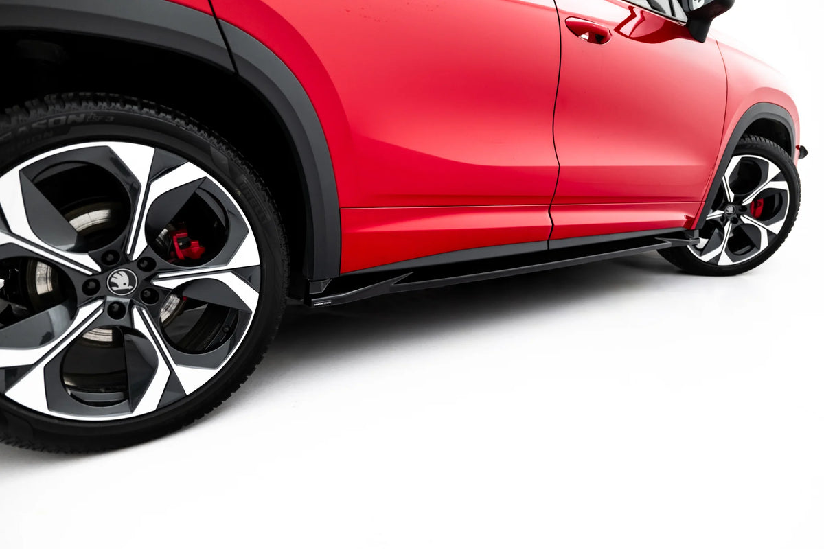 Skoda Kodiaq RS Mk2 med montert splittersett i sort ABS