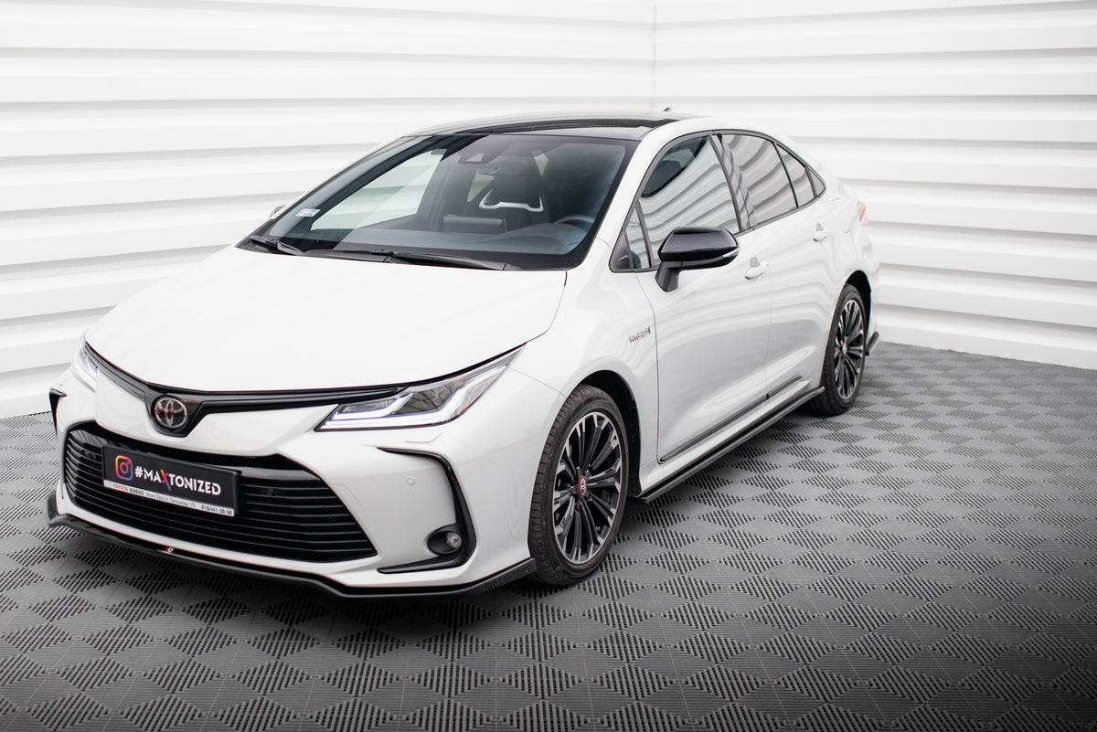 Splittersett fra Maxton Design til Toyota Corolla XII Sedan i blank sort ABS