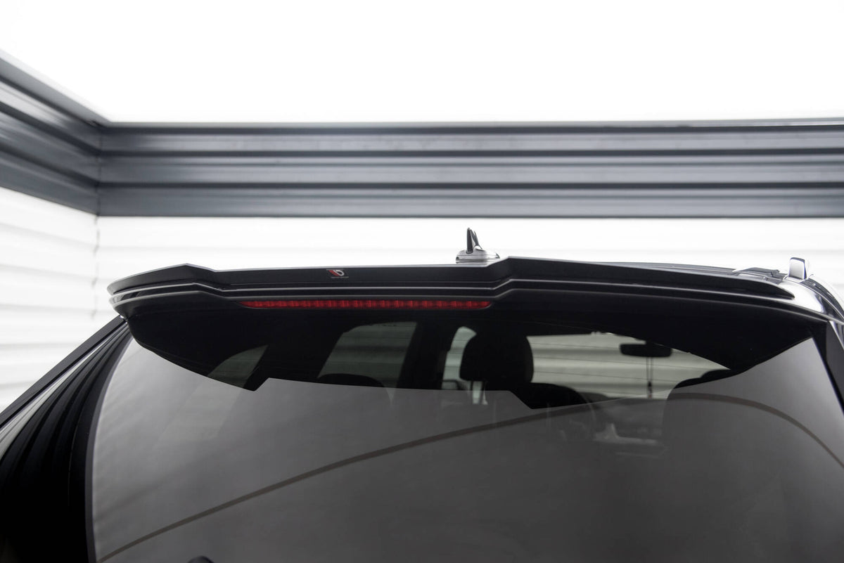 Front splitter fra Maxton Design montert på Audi SQ7 MK2 sett forfra