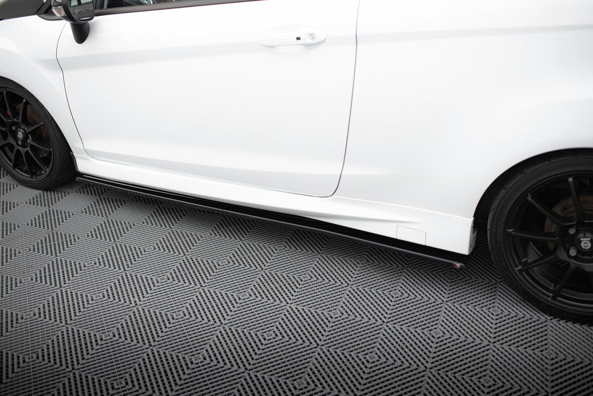 Spoiler til Ford Fiesta ST Mk7 Facelift i blank sort ABS