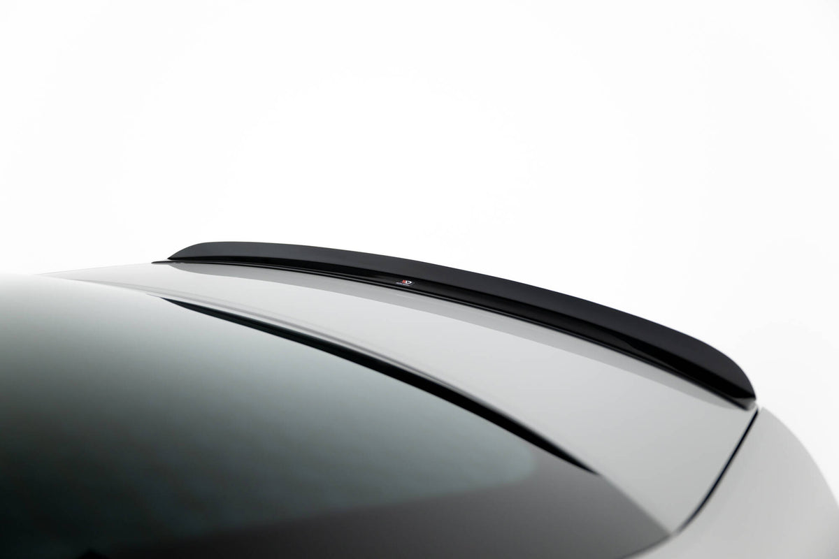 Spoiler cap i strukturert svart finish på bakluka til Skoda Superb Liftback