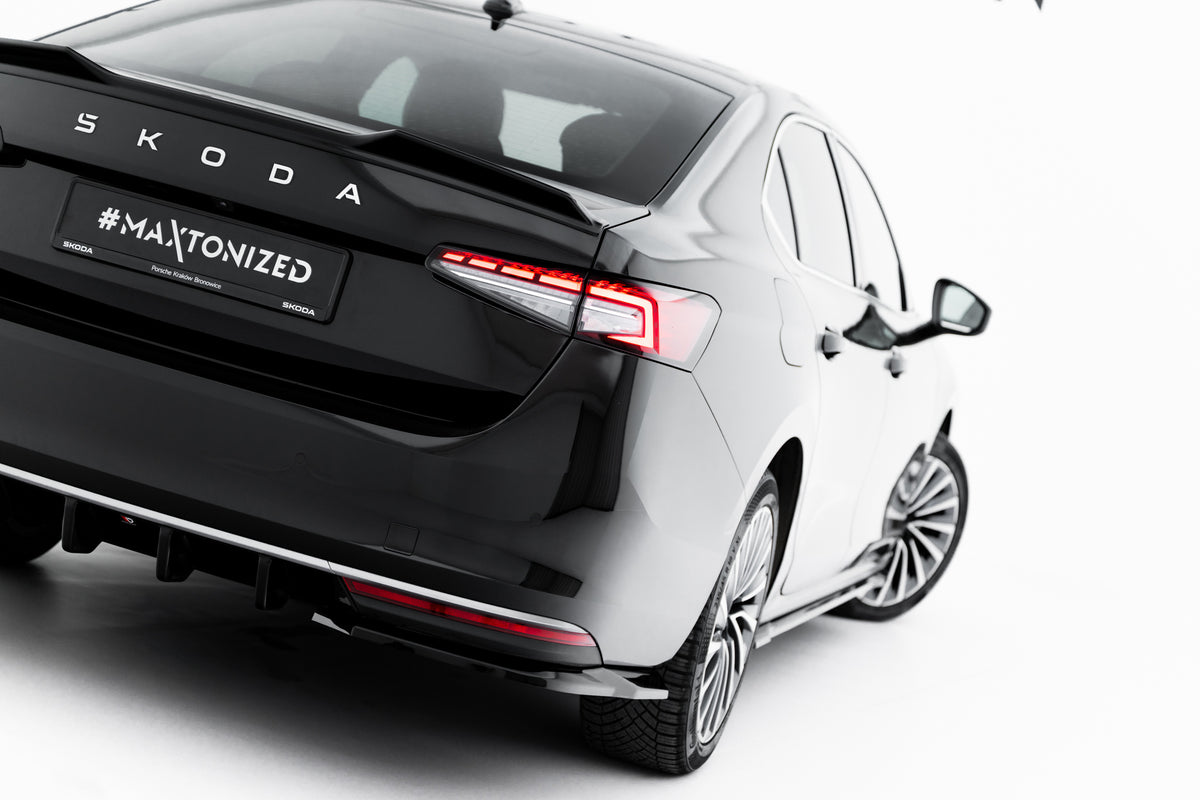 Bakre valance og side-splittere sett bakfra på Skoda Superb Sedan MK4