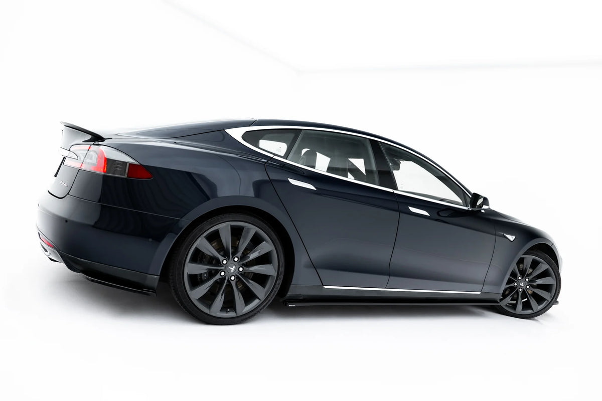 Komplett splittersett montert på Tesla Model S Mk1
