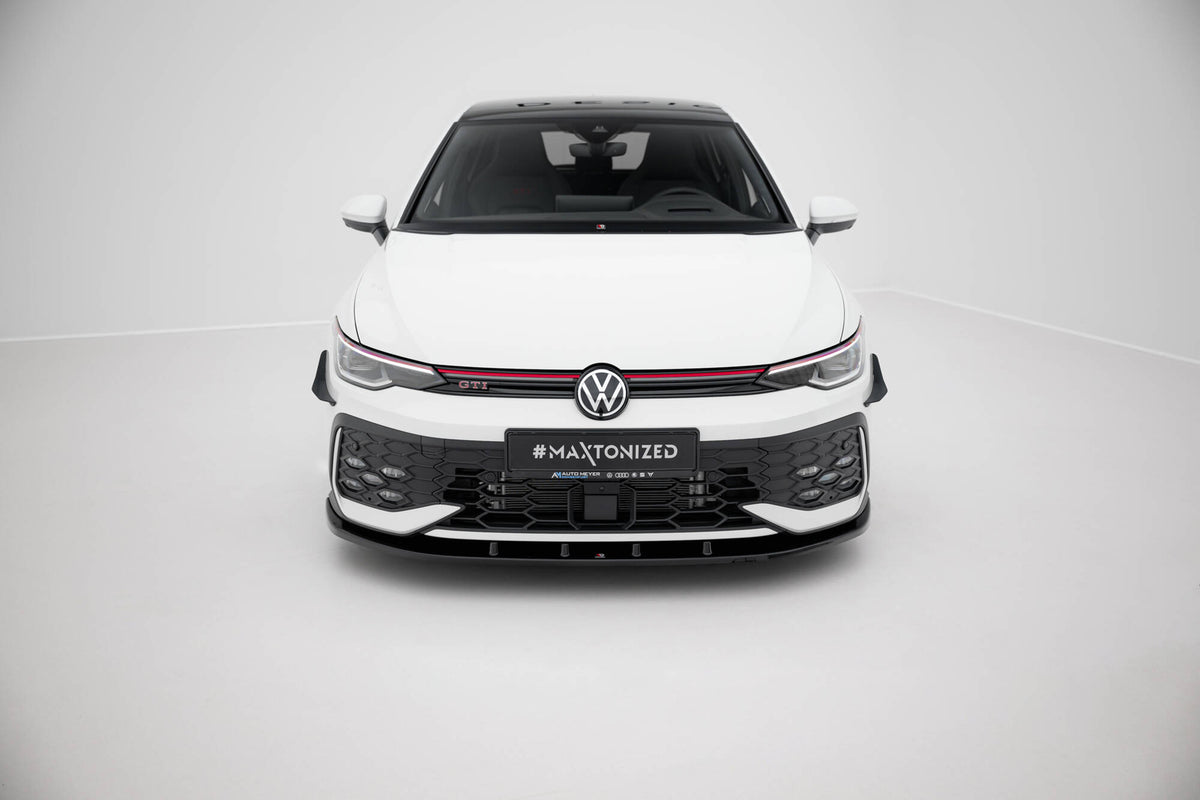 Front- og sideplitter V.1 til VW Golf 8 GTI Facelift – nærbilde av innfesting og klips