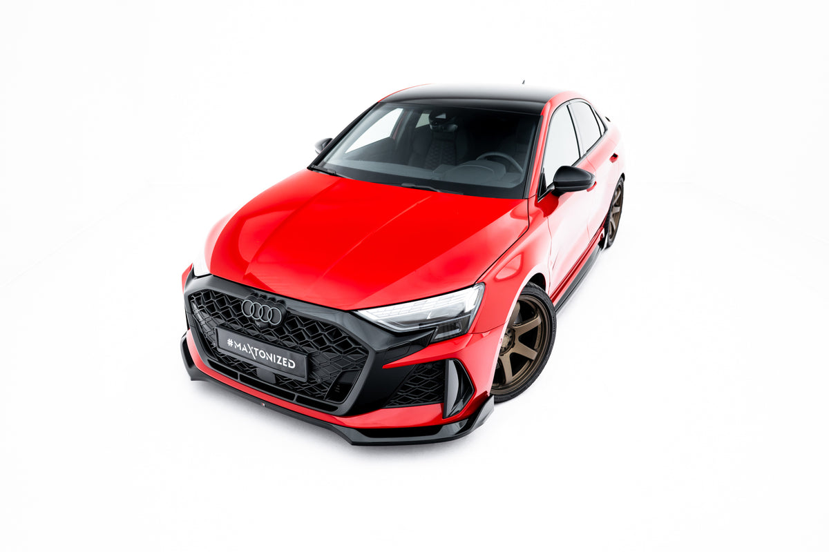Nærbilde av materialkvalitet på Splittersett Audi RS3 Sedan 8Y Facelift V.2 i ABS-plast med matt svart overflate