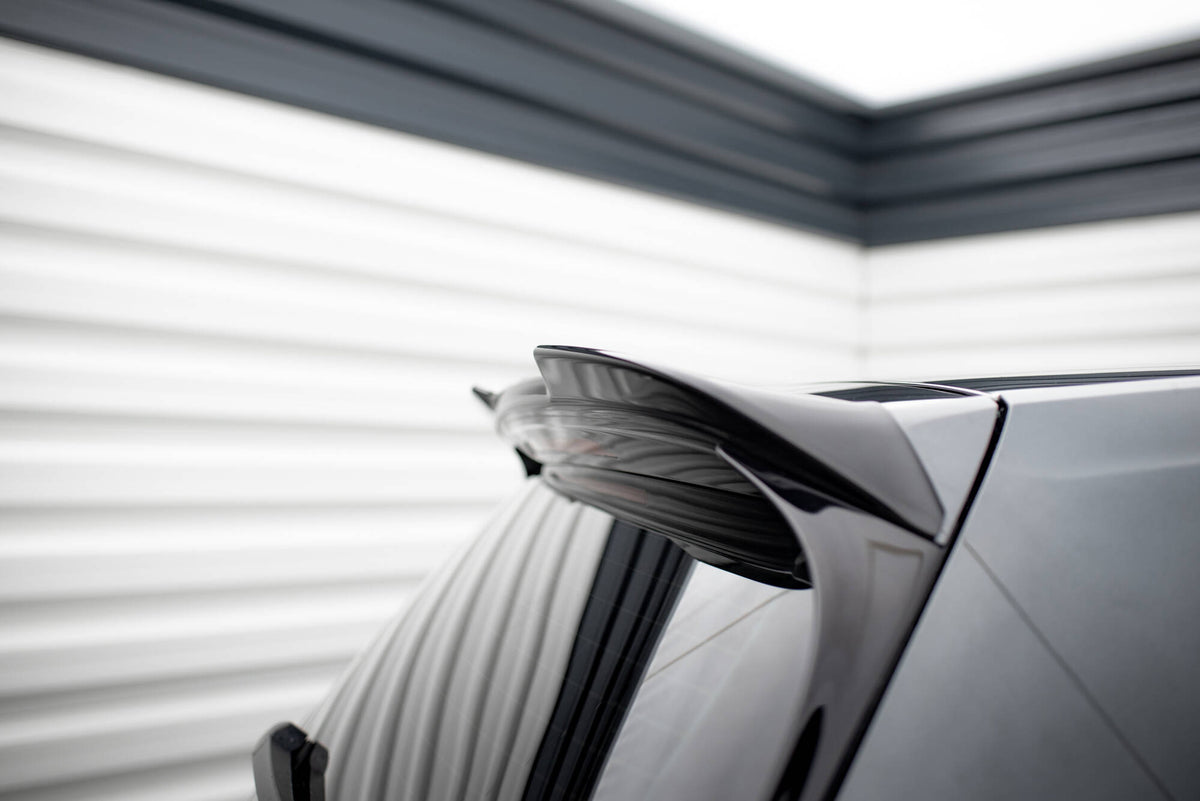 Front splitter fra Maxton montert på VW Golf R MK7 Facelift sett forfra