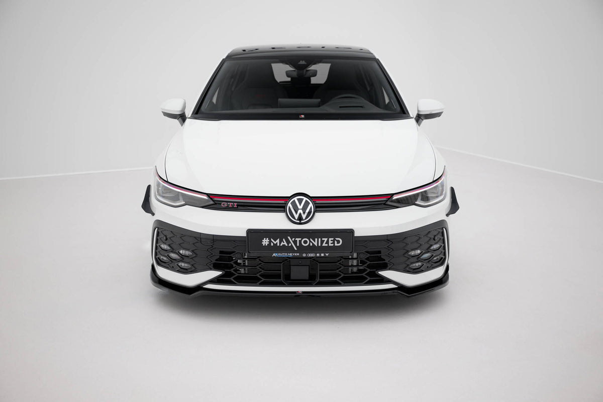 Front- og sideplitter V.3 til VW Golf 8 GTI Facelift – nærbilde av monteringspunkter og festemekanisme