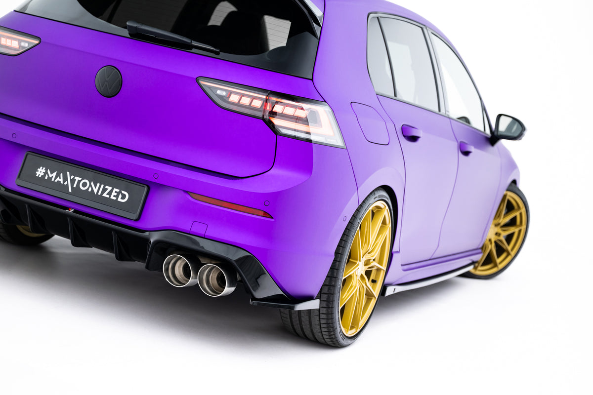 Bodykit splitter V.5 for VW Golf 8 R Facelift sett skrått forfra