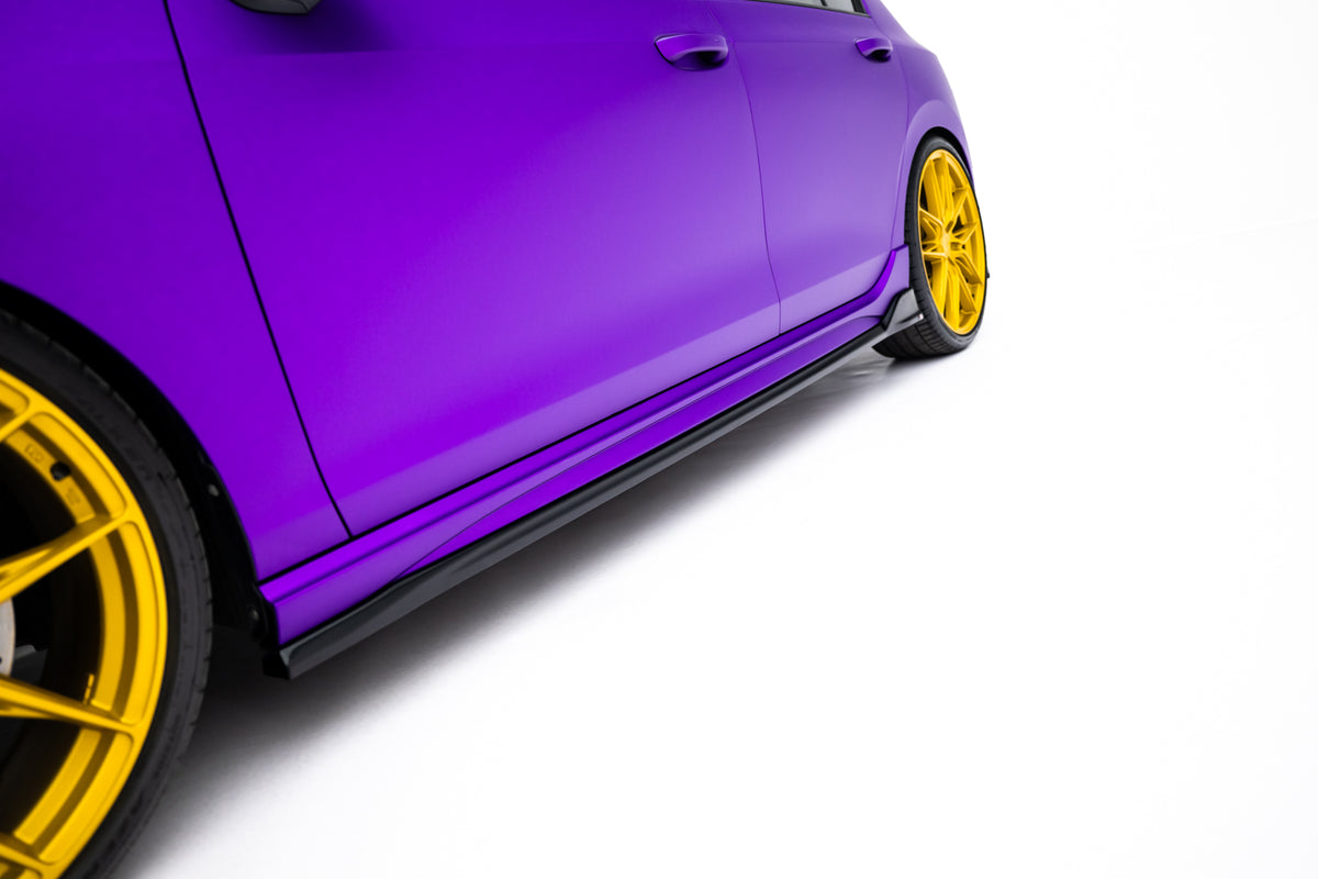Bodykit splitter V.6 til VW Golf 8 R Facelift sett skrått bakfra