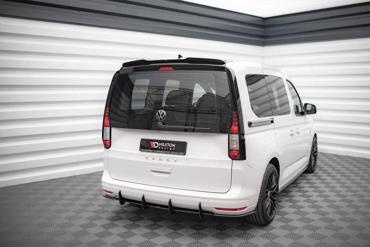 Bakre diffuser fra M-Maxton splittersett til VW Caddy Mk5 i nærbilde som viser lamelldesign og finish