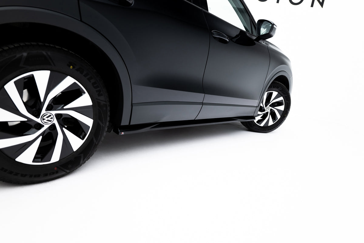 Front splitter til VW Tiguan Mk3 i sort ABS-plast, nærbilde av underkant