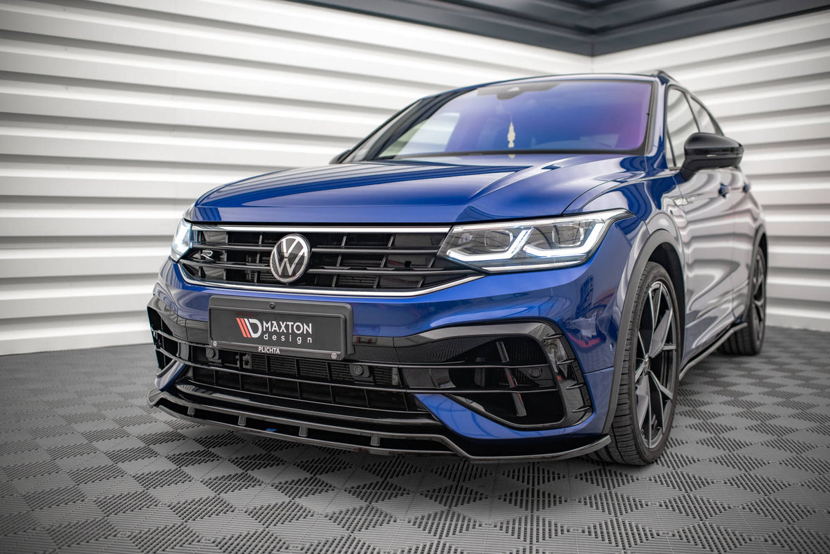 Frontsplitter fra splittersett montert på Volkswagen Tiguan R