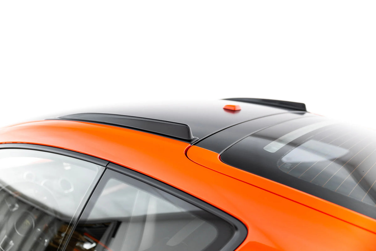 Maxton Design takrails montert på taket av Porsche 718 Cayman