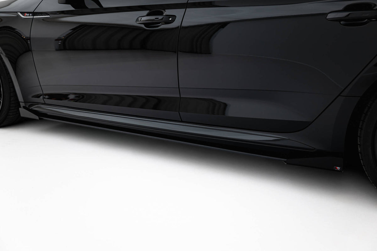 ABS-plast sideflaps til Audi RS5 F5 med beskyttelsesfolie, produktbilde