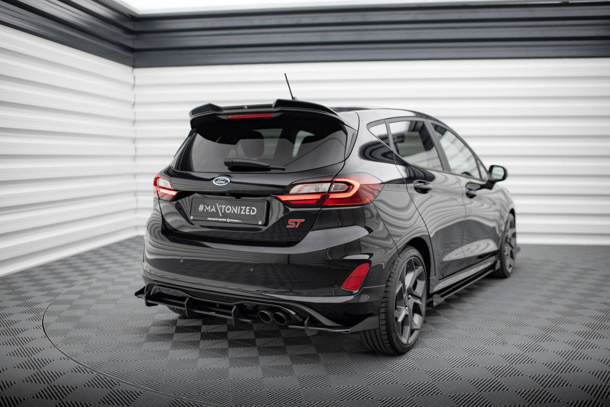 Sideflaps montert på bakdiffuser Ford Fiesta MK8 ST, skrå vinkel