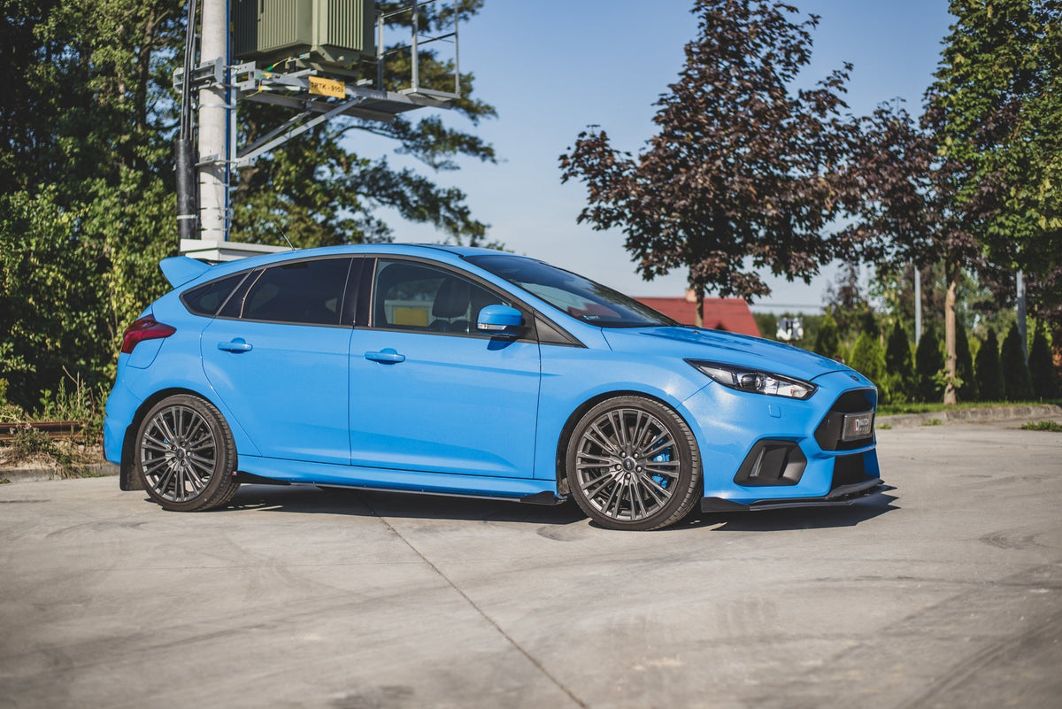 Street Pro sideflaps til Ford Focus RS MK3 med monteringssett inkludert
