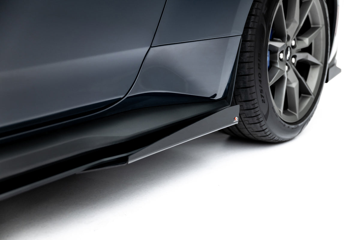 Sidesplittere fra Maxton Design til Ford Mustang Dark Horse Mk7 i matt sort ABS