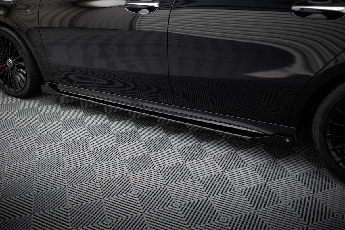 Nærbilde av ABS-plast sideflap med UV-beskyttende overflate for Mercedes A35