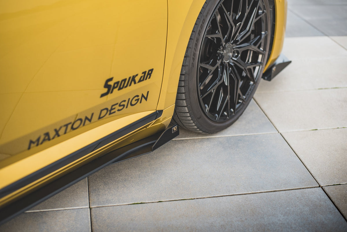 Street Pro sideflaps i blank svart ABS-plast for VW Arteon R-Line, sett ovenfra