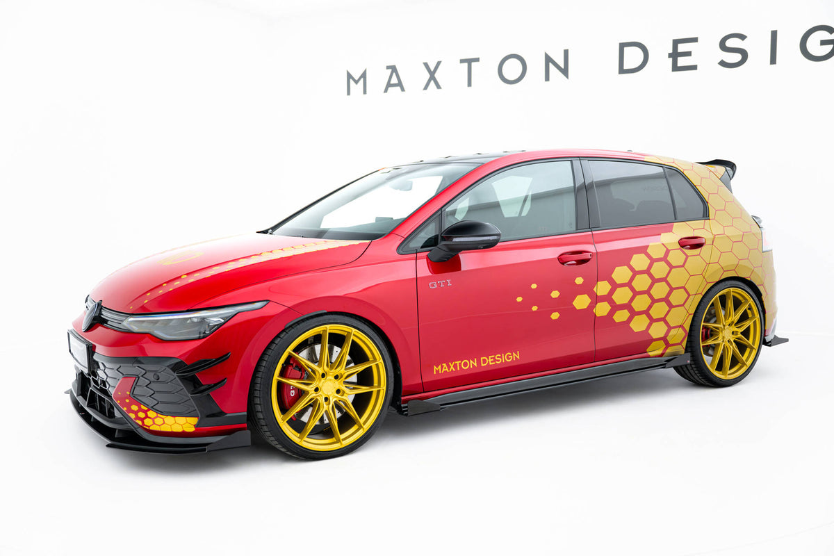 Sideflaps montert på Volkswagen Golf GTI Clubsport Mk8 Facelift sett fra siden