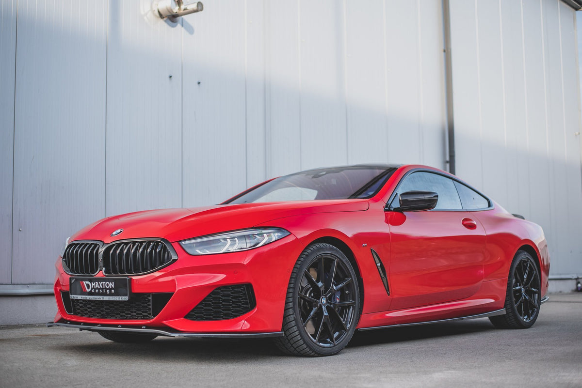 Sideskjørt BMW 8-Serie G15 M-Pakke nærbilde av overflatetekstur og linjer — Maxton Design