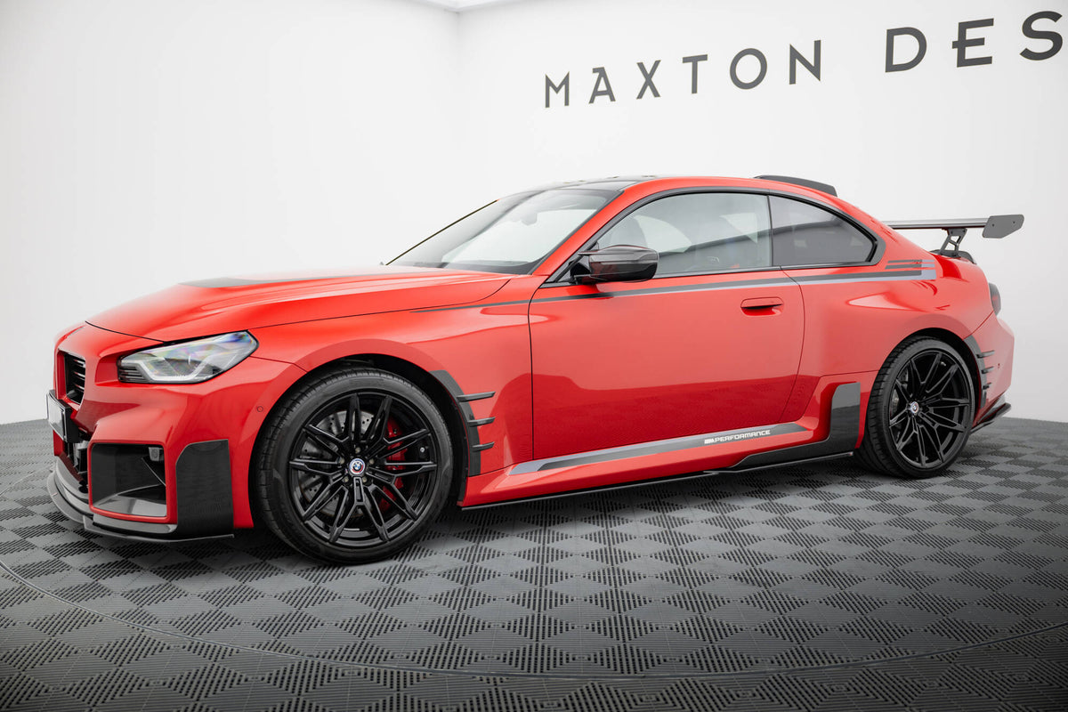 Sideskjørt M-Performance M2 G87 sett fra siden – finish
