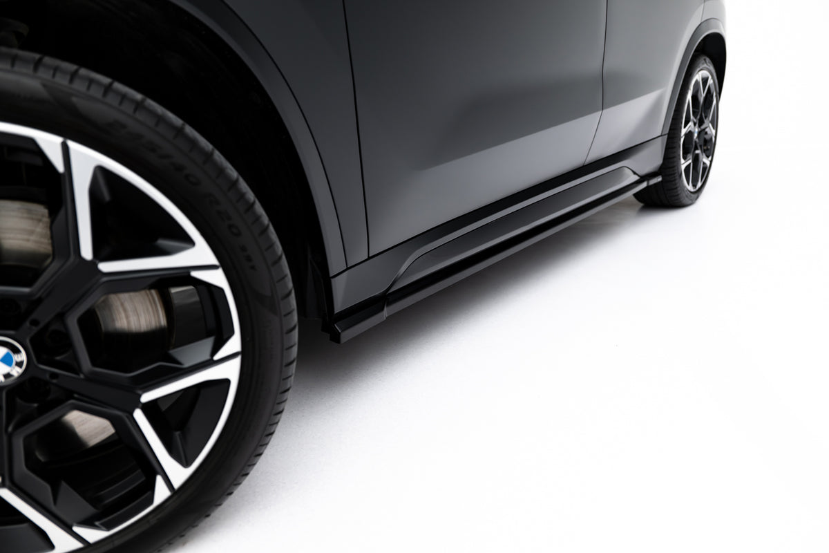 Sideskjørt diffusers montert på BMW X1 M35i U11 sett fra siden