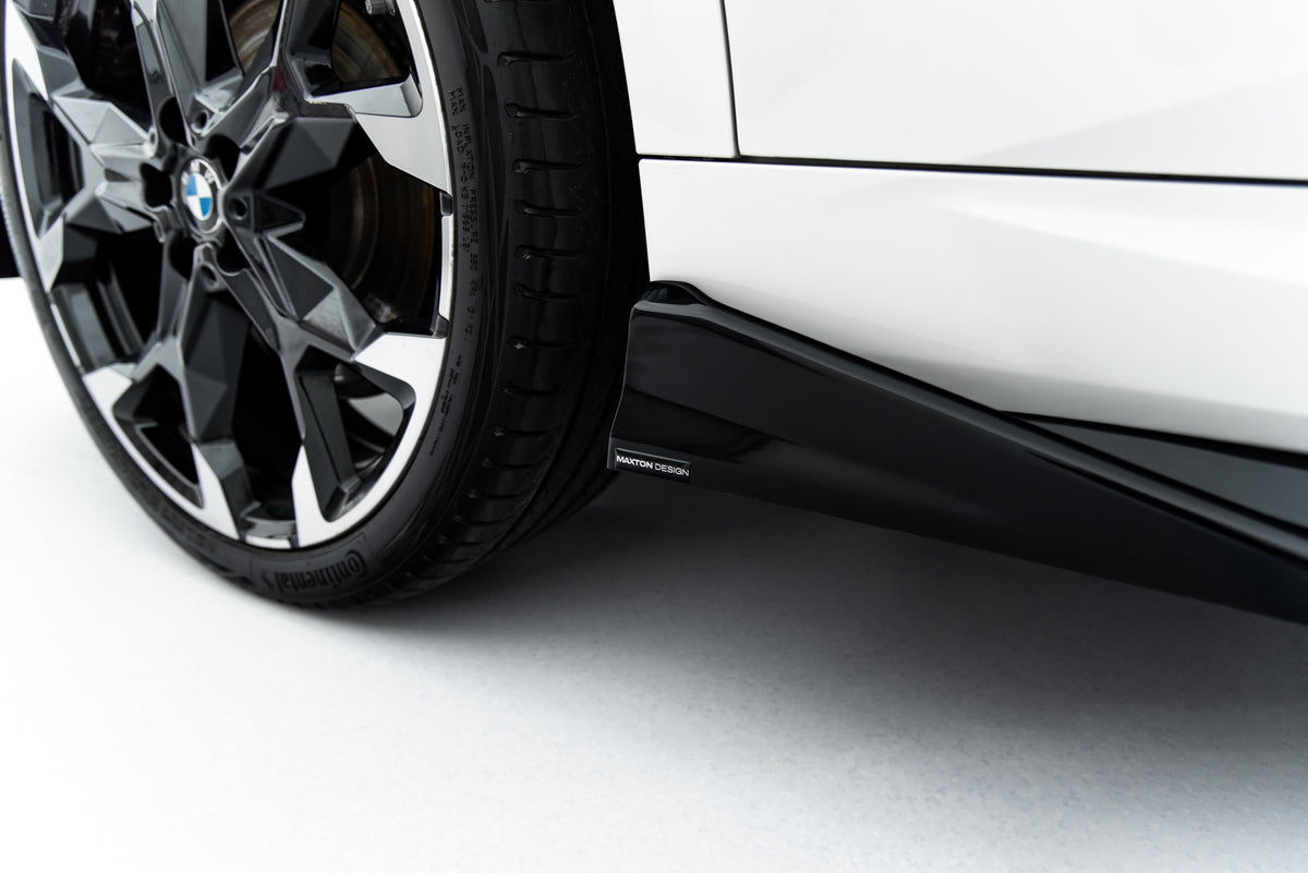 Nærbilde av sideskjørt-diffuser til BMW X2 M35i U10
