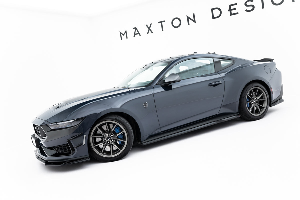 Venstre sidesplitter til Ford Mustang Dark Horse Mk7 i blank sort finish