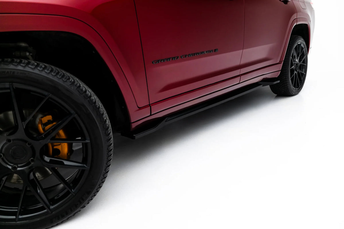Maxton Design sideskjørt diffusers montert på Jeep Grand Cherokee L Mk5