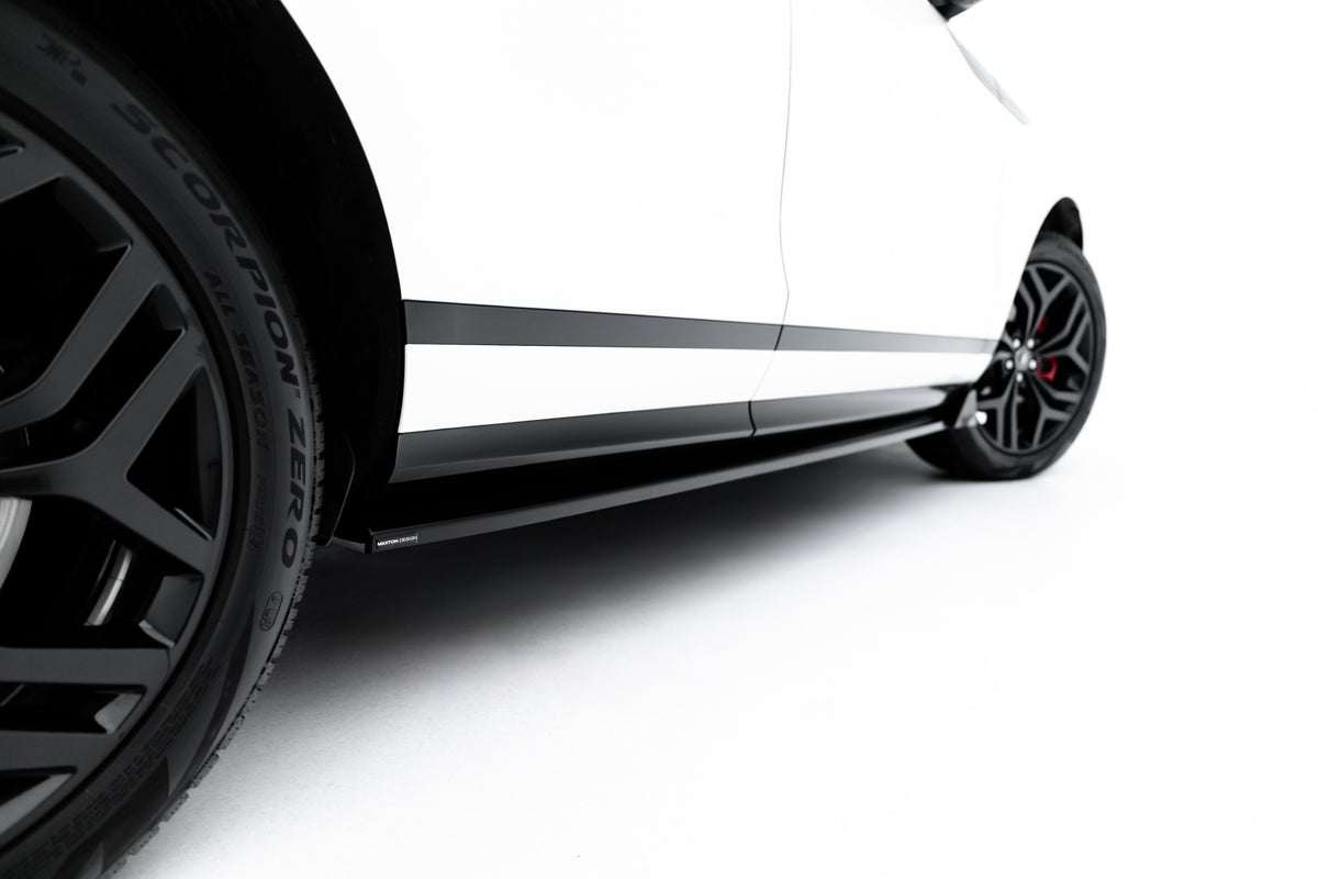 Venstre sideskjørt diffuser montert på Range Rover Evoque Dynamic Mk2
