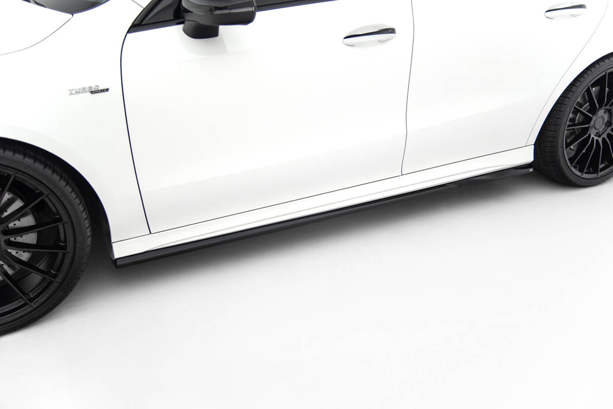 Sideskjørt diffusorer til Mercedes CLA 35/45 C118 Facelift sett ovenfra