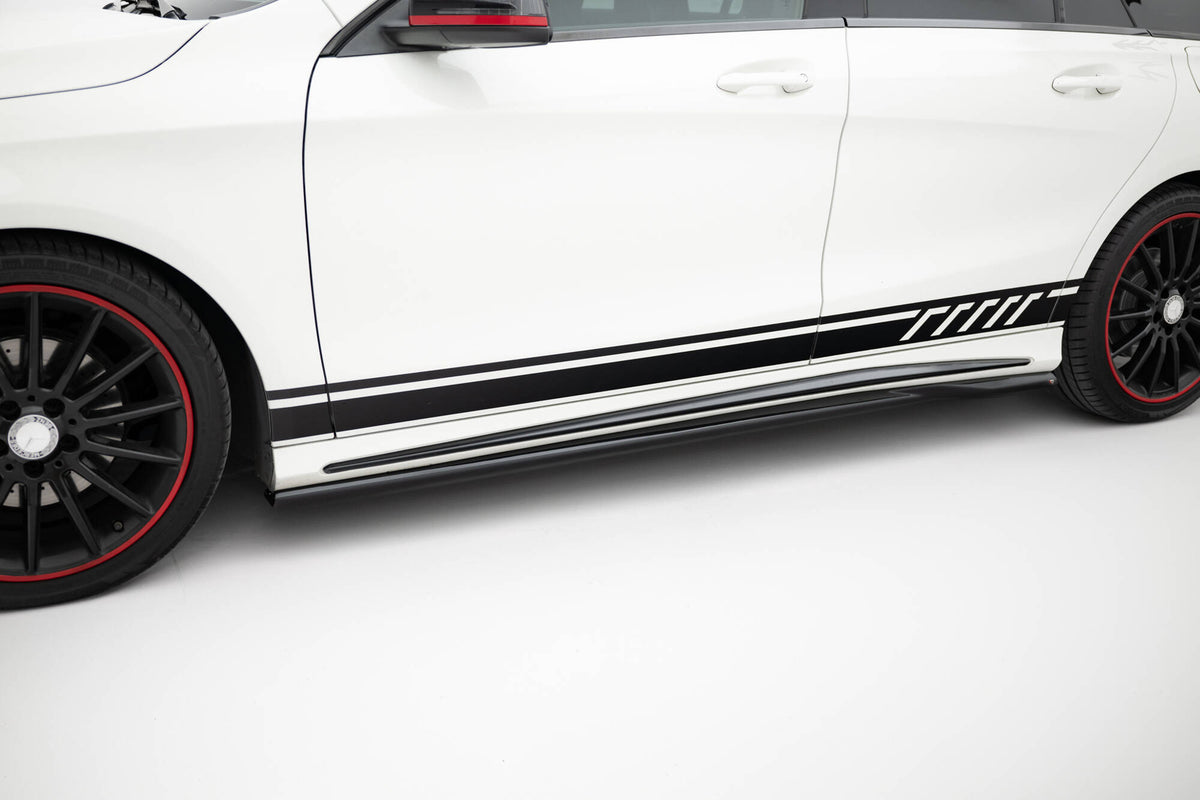 Sideskjørt diffusorer til Mercedes CLA AMG-Line C117 sett forfra i skrå vinkel