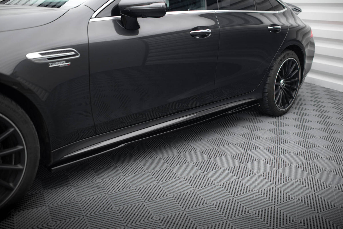 Sideskjørt-diffusorer til Mercedes GT 53 4-Door Coupe i skrå vinkel forfra