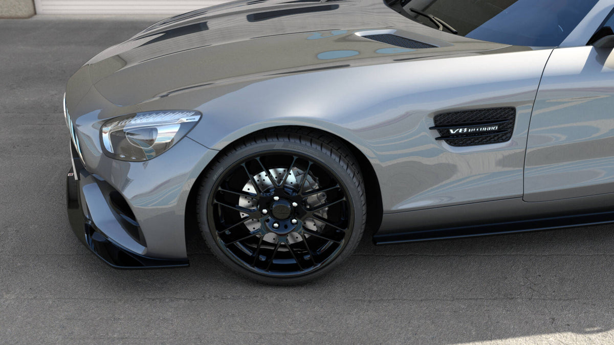 Detalj av overflate og struktur på sideskjørt til Mercedes GT S C190 Facelift