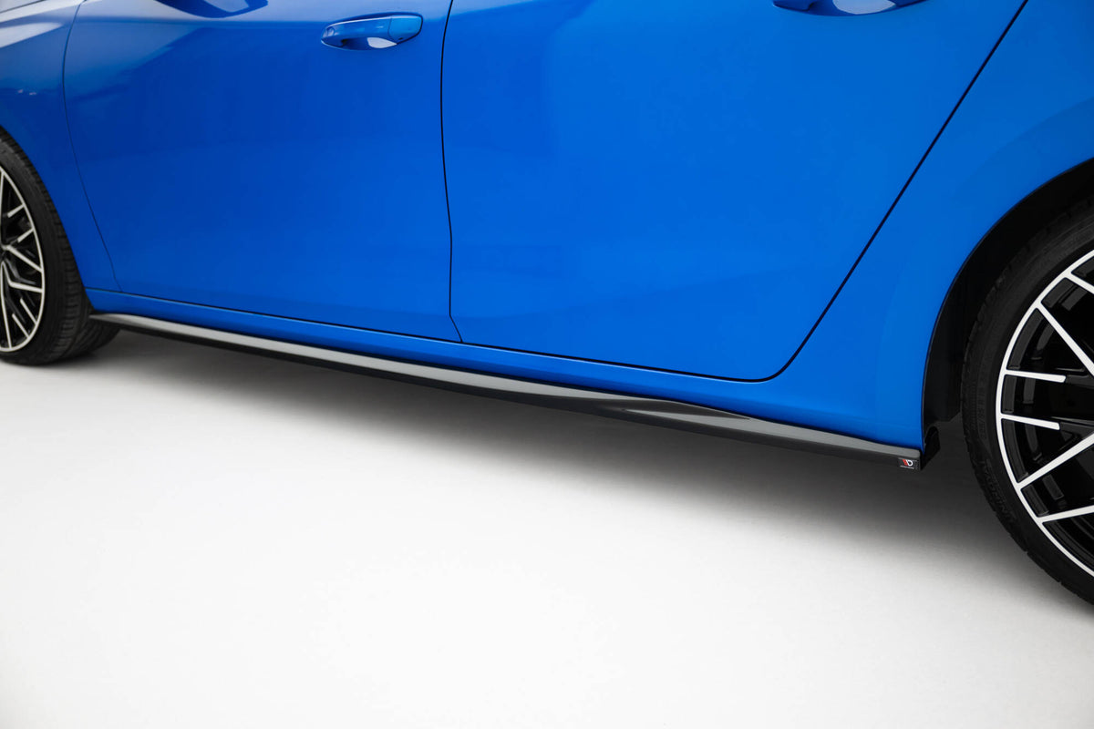 Maxton Design sideskjørt-diffuser for Astra Sports Tourer i sort finish, nærbilde