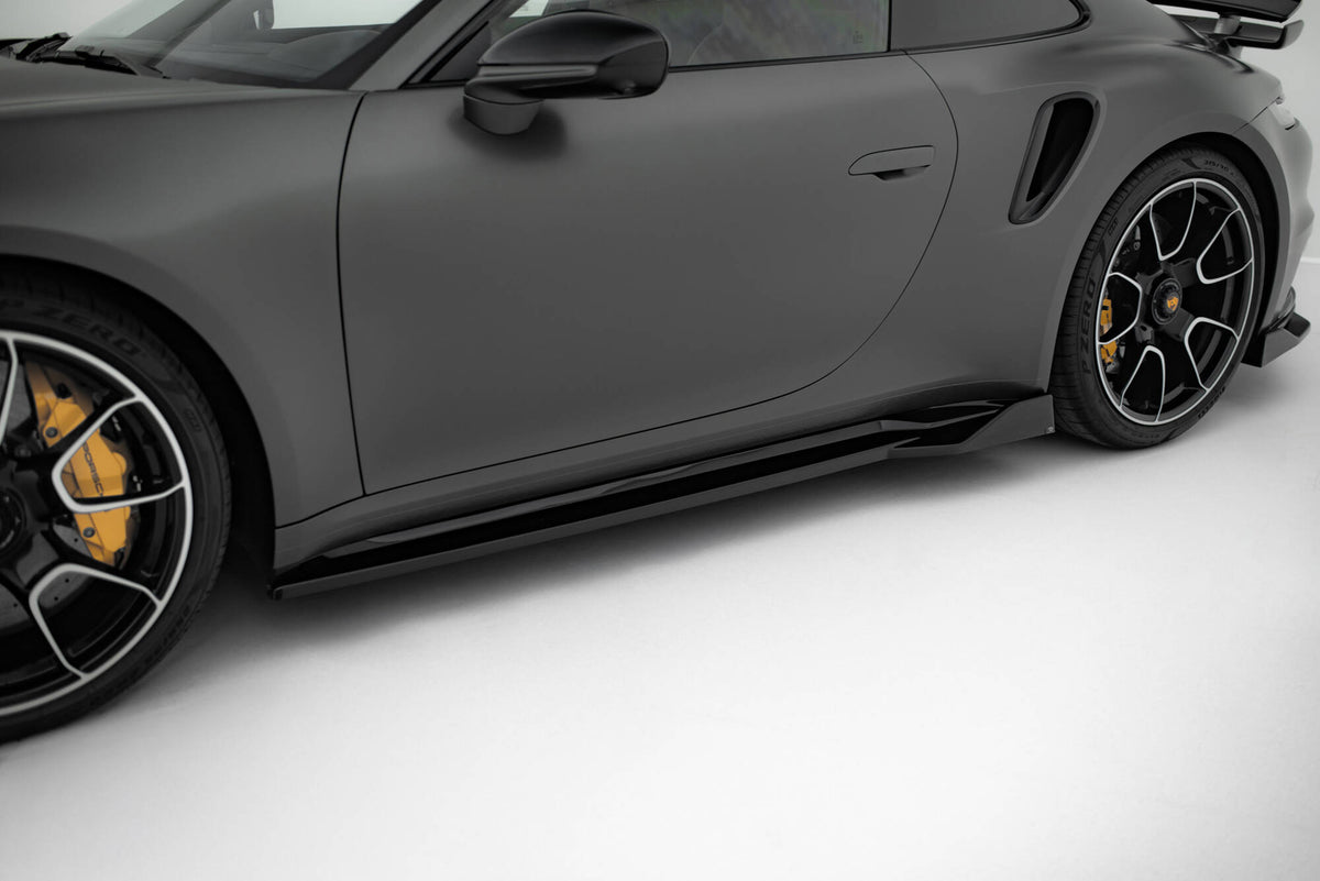 Sideskjørt diffusers til Porsche 911 Turbo S 992 i blank sort ABS
