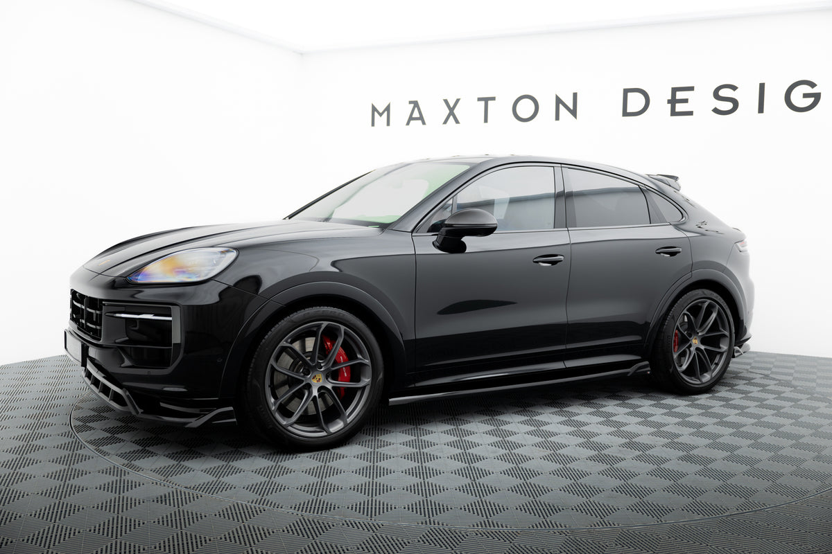 Maxton sideskjørt montert på Porsche Cayenne Coupe sett fra siden