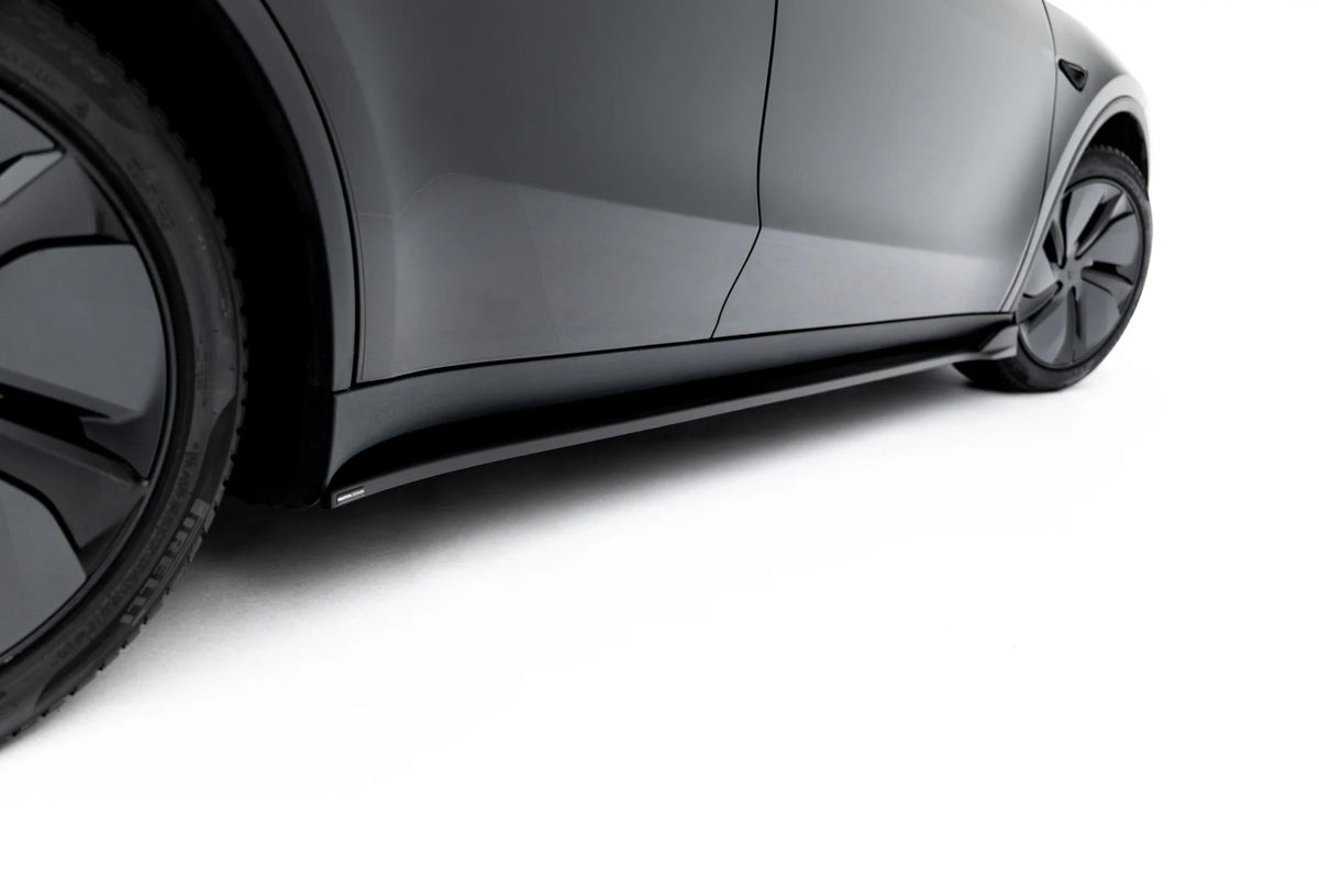 Detaljbilde av sideskjørt diffuser til Tesla Model Y Premium Mk1 Facelift