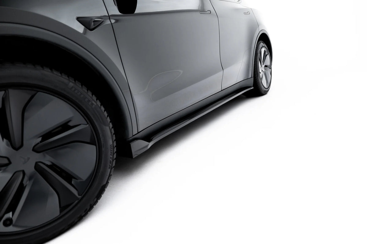 Sideskjørt diffusers Tesla Model Y montert langs terskelen