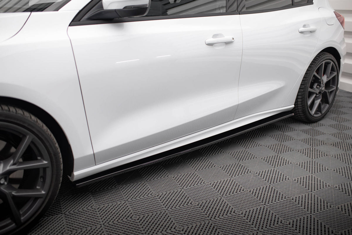 Sideskjørt diffusers i blank sort ABS til Ford Focus ST Mk4 Facelift