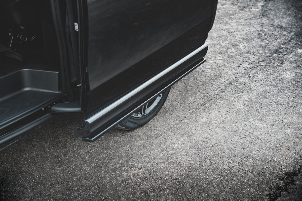 Maxton Design sideskjørt montert på Mercedes V-Class W447, sett fra siden